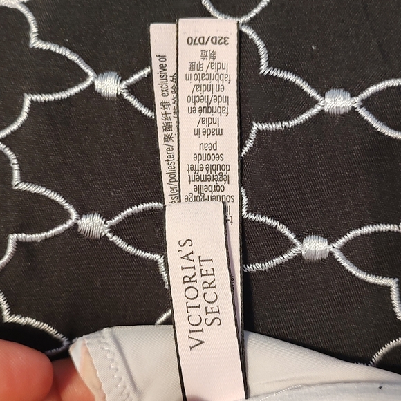 💕GUC Victoria's Secret Ladie's T-Shirt Lightly Lined Demi Underwire Bra, 32D - Picture 9 of 10